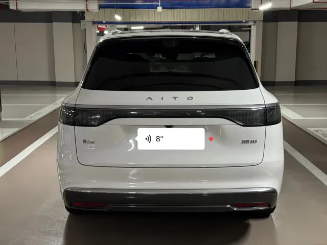 AITO Wenjie AITO M8 2025 Range Extender Max+ Edition 53.4kWh 5-seater — Фото автомобиля 5
