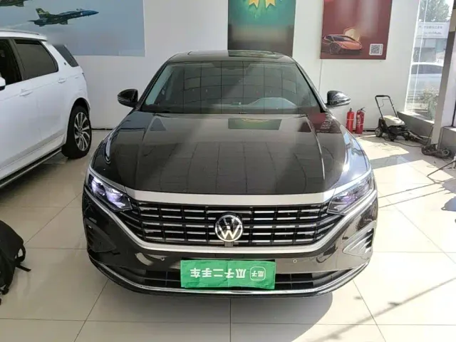 Volkswagen Passat — Фото автомобиля 2