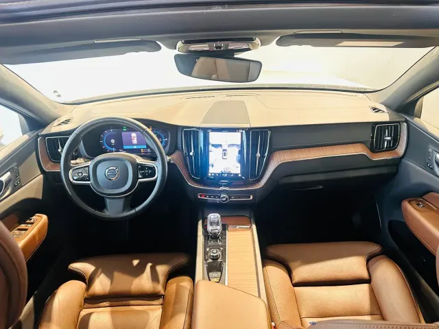 Volvo XC60 — Фото автомобиля 9