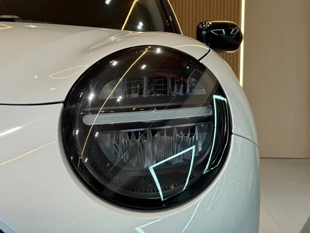 MINI Electric MINI ACEMAN — Фото автомобиля 16
