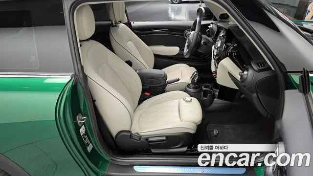 Mini Cooper — Фото автомобиля 11