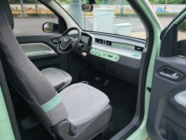 Wuling Hongguang Mini EV — Фото автомобиля 13
