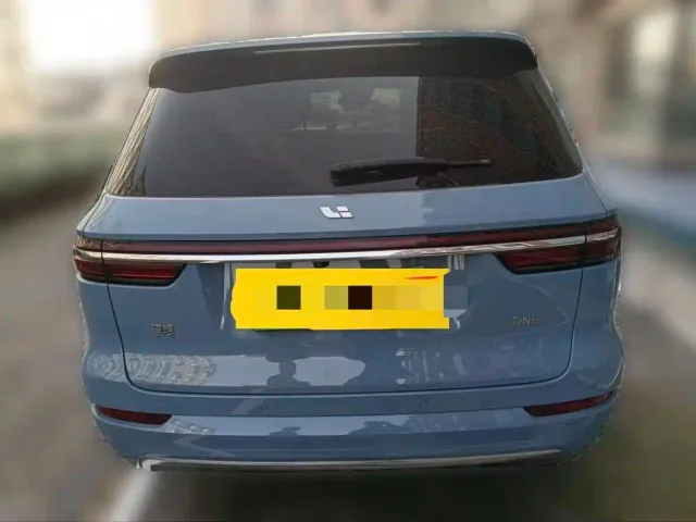 Li Auto ONE — Фото автомобиля 5