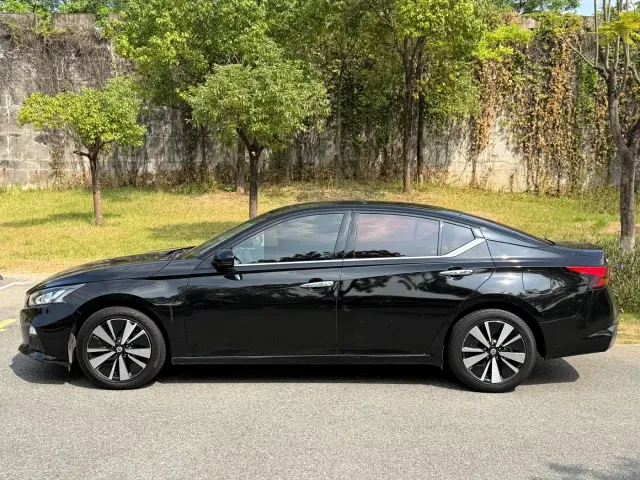 Nissan Teana — Фото автомобиля 3