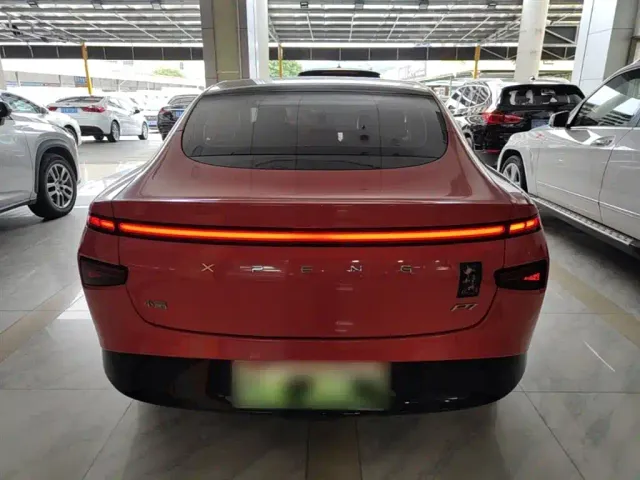Xpeng P7 — Фото автомобиля 5