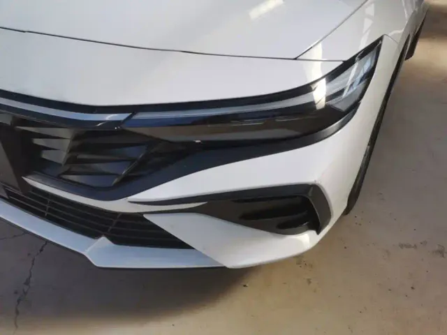 Hyundai Elantra — Фото автомобиля 23