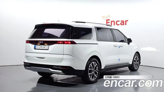 Kia Canival Carnival 4 поколение 9 мест Prestige — Фото автомобиля 2