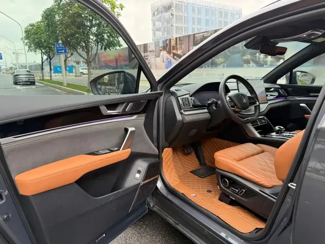 BYD Tang — Фото автомобиля 7