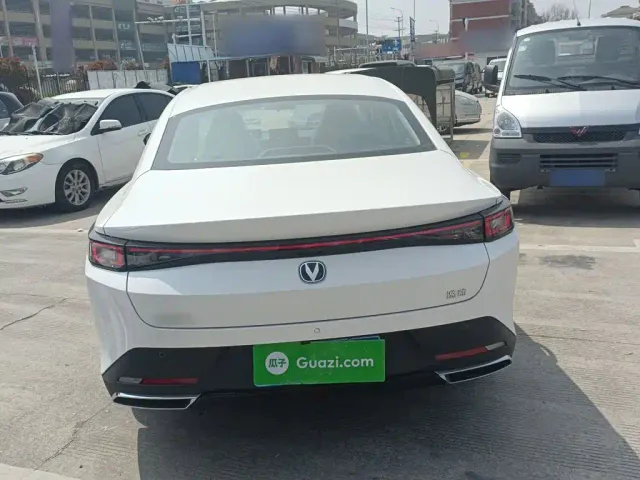 Changan Eado — Фото автомобиля 3
