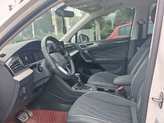 Volkswagen Tiguan L — Фото автомобиля 7