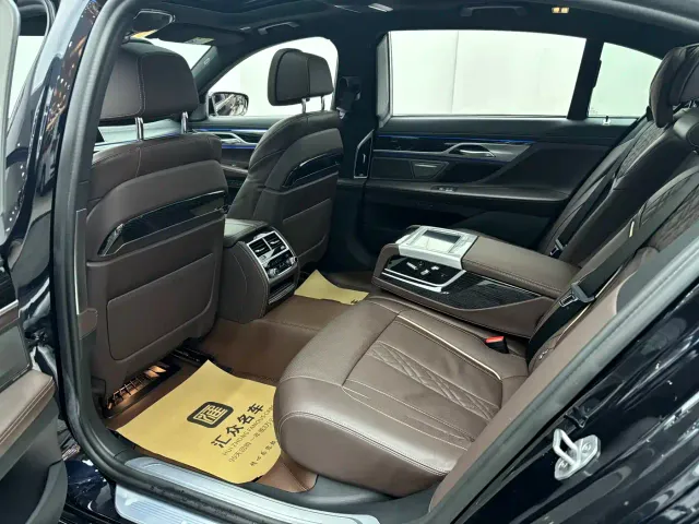 BMW 7 Series — Фото автомобиля 5