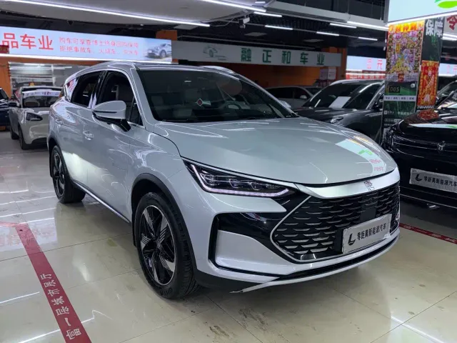 BYD Tang — Фото автомобиля 3