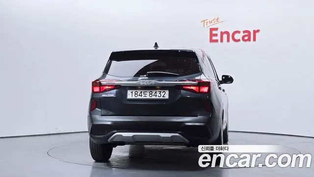 Kia Seltos — Фото автомобиля 4