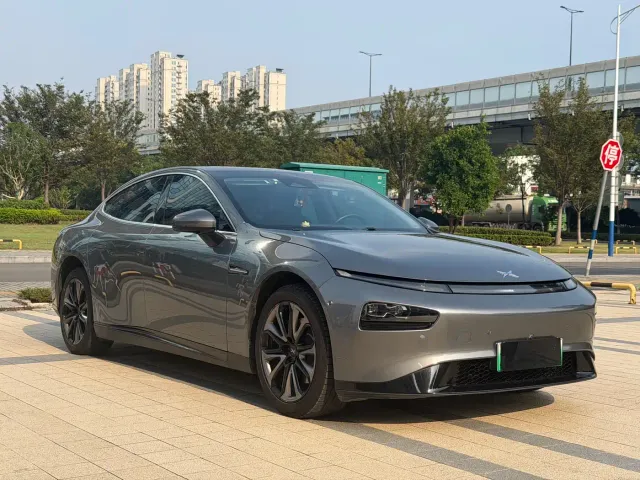 Xpeng P7 — Фото автомобиля 3