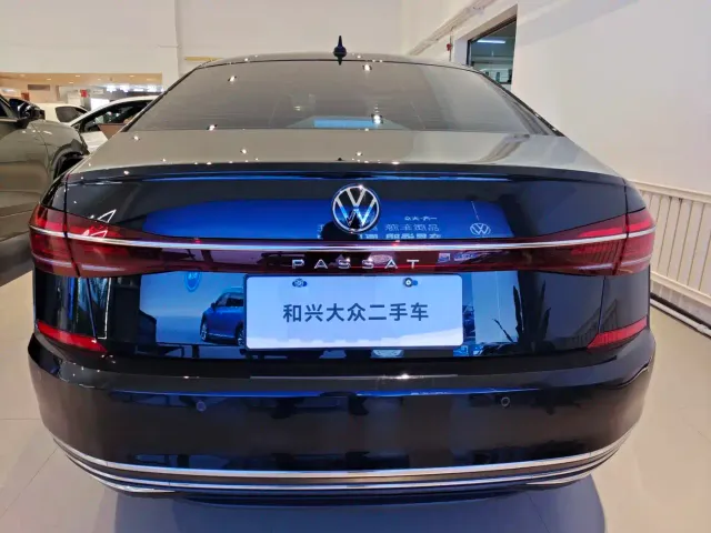 Volkswagen Passat — Фото автомобиля 4