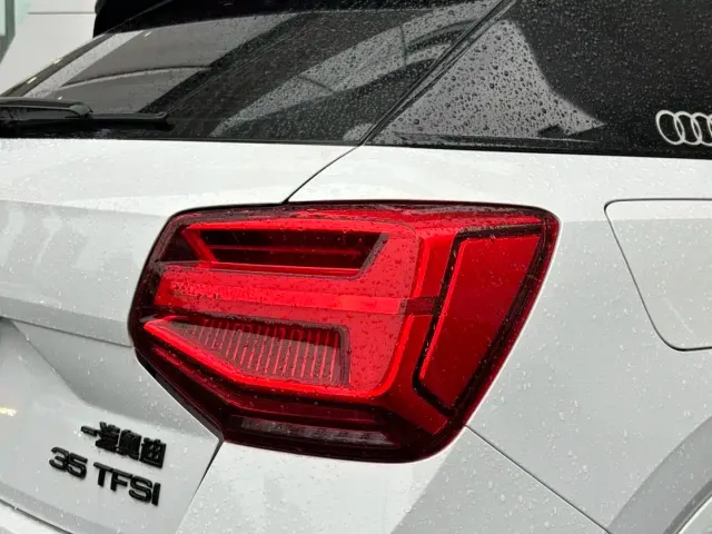 Audi Q2L — Фото автомобиля 15