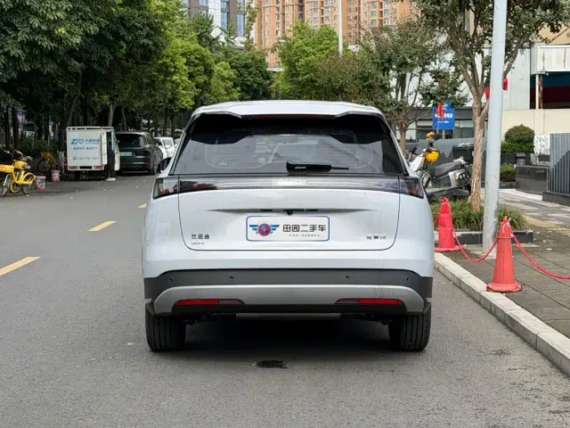 BYD Seal 05 DM-i — Фото автомобиля 5