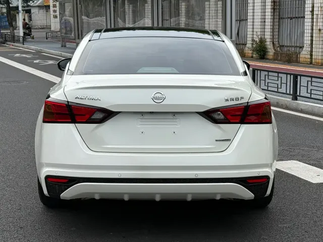 Nissan Teana — Фото автомобиля 11