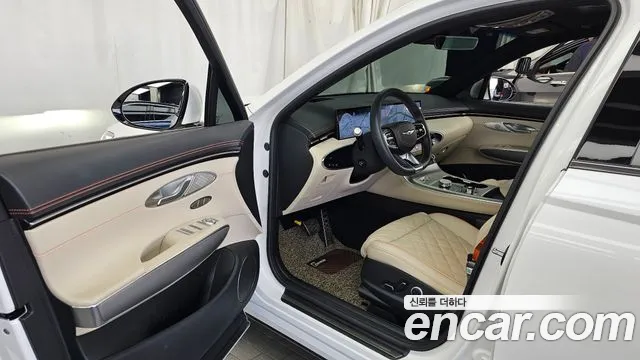 Genesis GV70 — Фото автомобиля 10