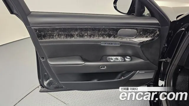 Genesis G90 Бензин 3.5 турбо AWD — Фото автомобиля 21