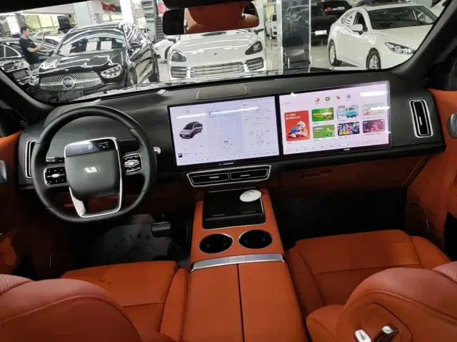Li Auto L8 — Фото автомобиля 5