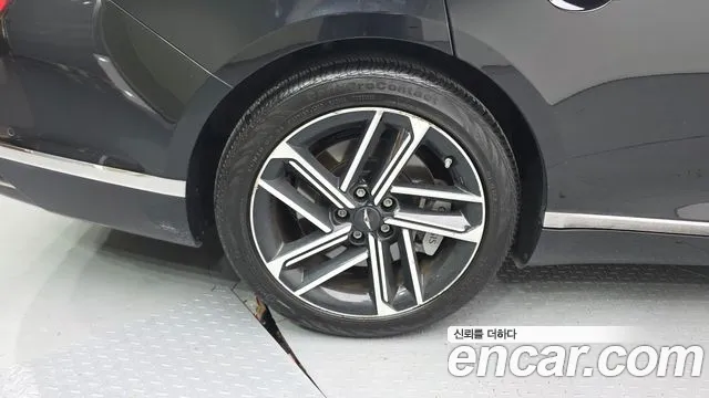 Genesis G80 Бензин 2.5 турбо AWD — Фото автомобиля 2
