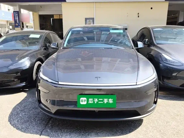 Tesla Model Y — Фото автомобиля 2