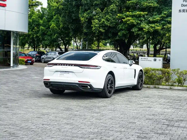 Porsche Panamera — Фото автомобиля 17