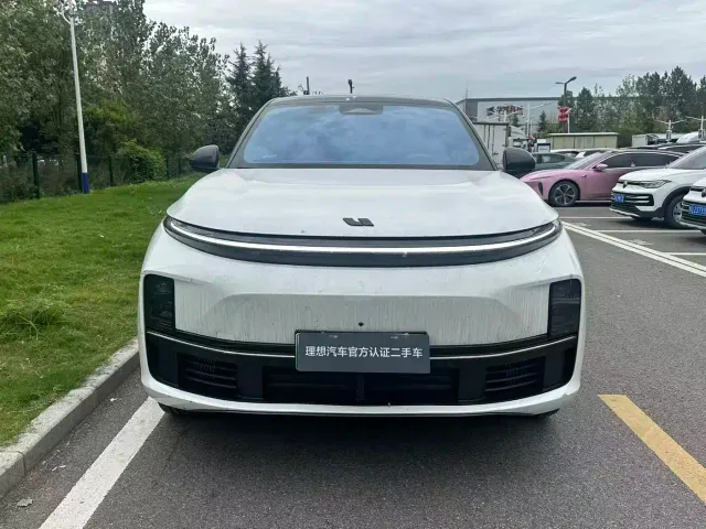 Li Auto L7 — Фото автомобиля 2