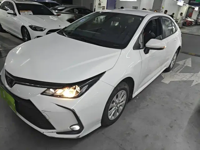 Фотография автомобиля — Toyota Corolla