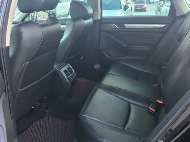 Honda Accord — Фото автомобиля 6