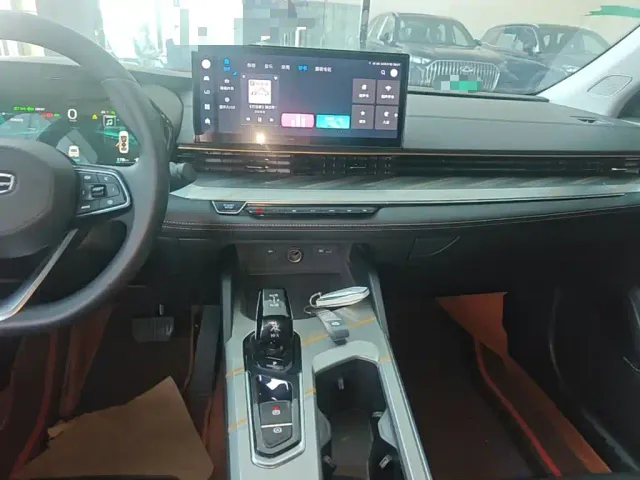 Geely Emgrand L — Фото автомобиля 12