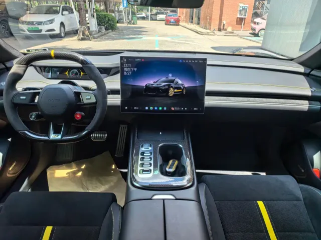 Xiaomi SU7 Ultra — Фото автомобиля 5