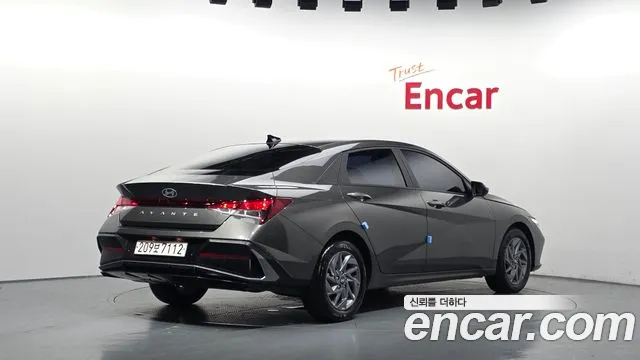 Hyundai Avante CN7 — Фото автомобиля 2