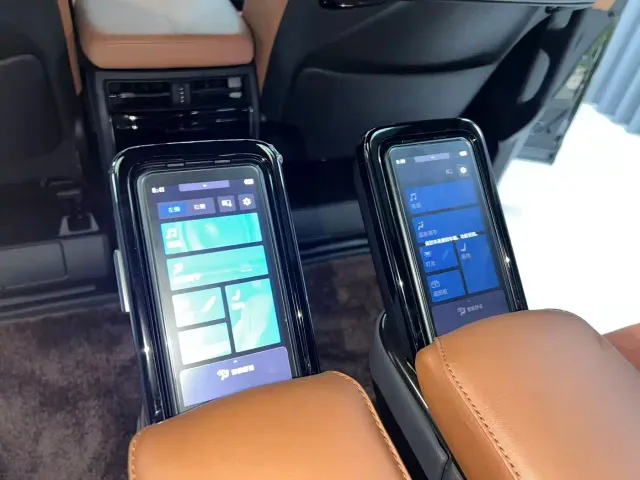 Toyota Vellfire — Фото автомобиля 20