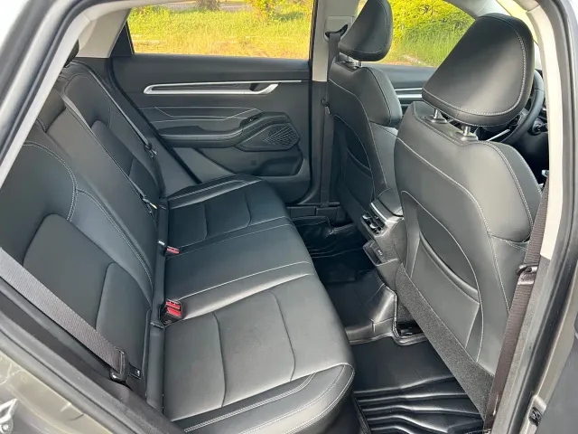 Geely Emgrand — Фото автомобиля 16