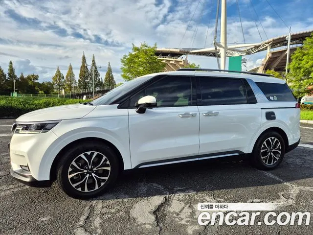 Kia Carnival Generation 4 — Фото автомобиля 2
