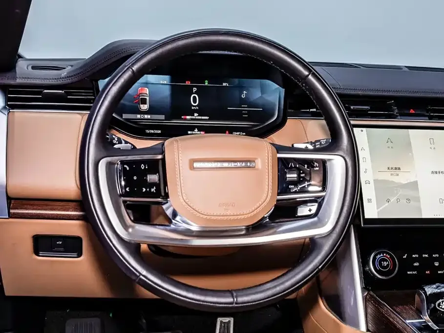 Land Rover Range Rover 2023 3.0 L6 400PS Golden Age 7-Seater Long Wheelbase — Фото автомобиля 25