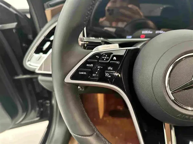 Mercedes-Benz E-Class — Фото автомобиля 9