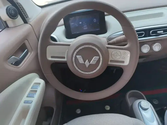 Wuling Hongguang Mini EV — Фото автомобиля 10