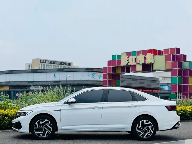 Volkswagen Sagitar — Фото автомобиля 4