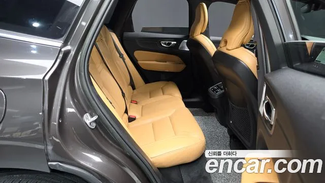 Volvo XC60 2nd Gen — Фото автомобиля 17