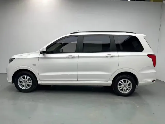 Wuling Hongguang — Фото автомобиля 3