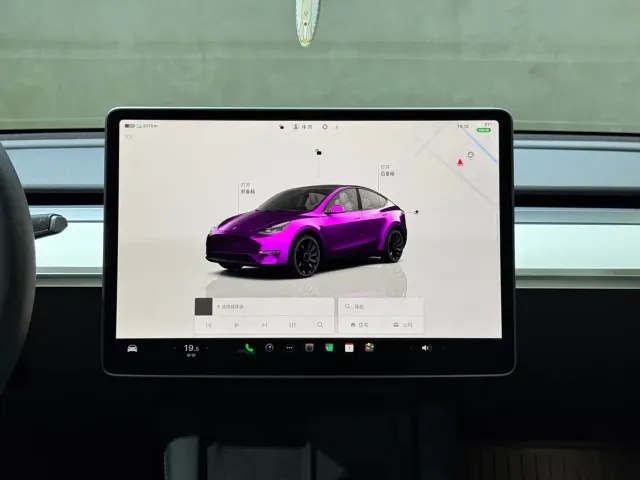 Tesla Model Y — Фото автомобиля 4