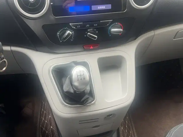 JAC Refine M3 — Фото автомобиля 8