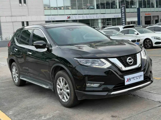 Nissan X-Trail — Фото автомобиля 2