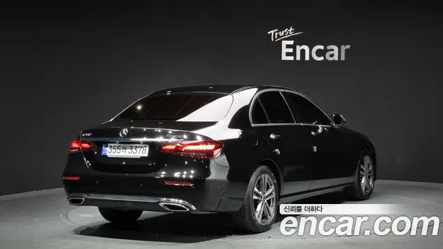 Mercedes-Benz E-Class E-класс W213 E350 4MATIC Avantgarde — Фото автомобиля 2