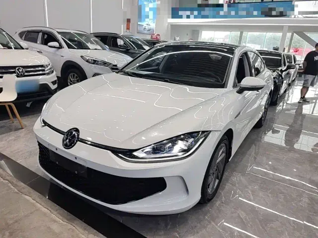 Фотография автомобиля — Volkswagen Lamando