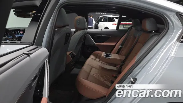 BMW 5-Series 5 серия (G60) 530i xDrive M Sport — Фото автомобиля 12