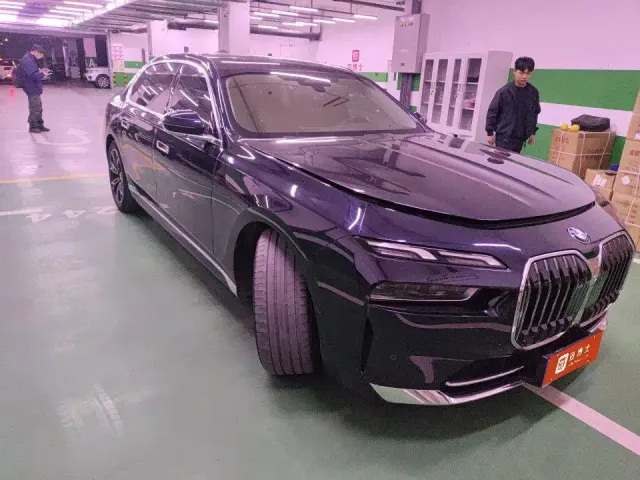 BMW 7 Series — Фото автомобиля 2